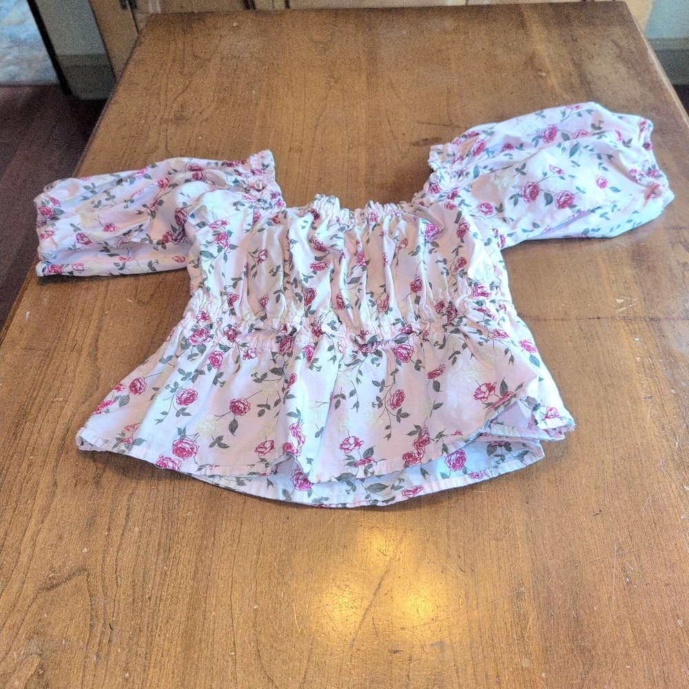 Celebrity Pink Woman's Large cropped Floral Top